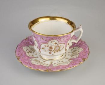 Tasse und Untertasse - bemaltes Porzellan - Dalovice - 1850 Tasse und Untertasse - bemaltes Porzellan - Dalovice - 1850