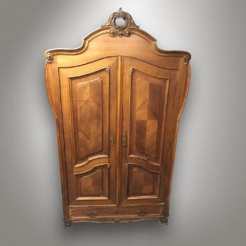 Schrank - Nussbaumfurnier, Messing - 1880 Schrank - Nussbaumfurnier, Messing - 1880
