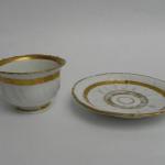 Tasse und Untertasse - weies Porzellan - 1870