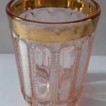 Rosafarbenes Glas mit Goldrand - Zum Andenken