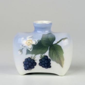 Porzellan Vase - weies Porzellan - 1920