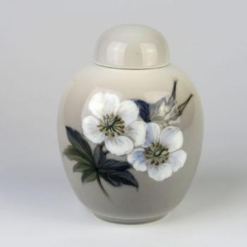 Porzellan Vase mit Deckel - weies Porzellan - 1960