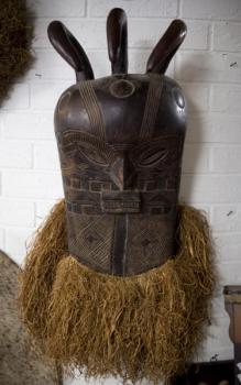 Afrikanische geschnitzte Holzmasken - Holz - 1950