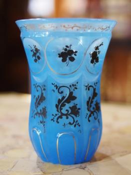 Glasbecher - geschliffenes Glas, Opalglas - 1840