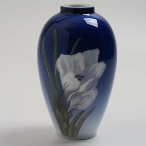 Porzellan Vase - weies Porzellan - 1910