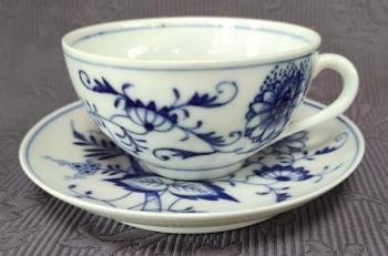 Tasse und Untertasse - 1900 Tasse und Untertasse - 1900