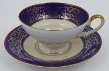Tasse und Untertasse - Porzellan - 1969 Tasse und Untertasse - Porzellan - 1969