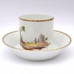 Tasse und Untertasse - bemaltes Porzellan - Niderviller, Francie - 1815 Tasse und Untertasse - bemaltes Porzellan - Niderviller, Francie - 1815