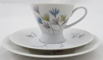 Tasse und Untertasse - Porzellan - 1955 Tasse und Untertasse - Porzellan - 1955
