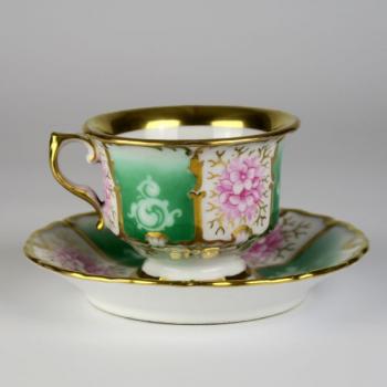 Tasse und Untertasse - weißes Porzellan - 1850 Tasse und Untertasse - weißes Porzellan - 1850