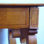 Biedermeier Tisch in Kirschbaum furniert Biedermeier Tisch in Kirschbaum furniert