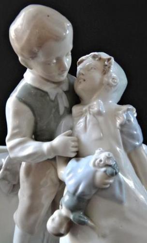 Ovale Schüssel mit Kindern - Amphora Ovale Schüssel mit Kindern - Amphora