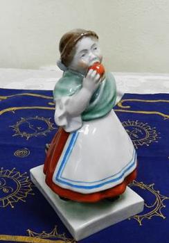 Porzellanfigur - weißes Porzellan - Herend Hungary (founded in 1826) - 1900 Porzellanfigur - weißes Porzellan - Herend Hungary (founded in 1826) - 1900