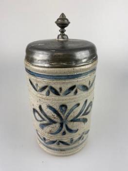 Bierkrug mit Zinndeckel - 1800 Bierkrug mit Zinndeckel - 1800