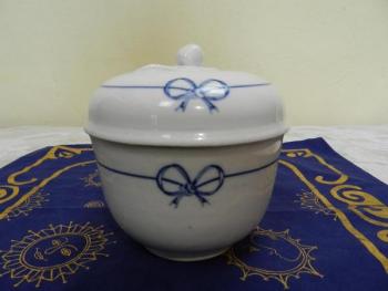 Dose - Porzellan - 1835 Dose - Porzellan - 1835