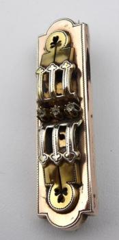 Vergoldete Silberbrosche mit drei Strasssteinen  Vergoldete Silberbrosche mit drei Strasssteinen