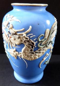 Kleine blaue Vase - grauer chinesischer Drache Kleine blaue Vase - grauer chinesischer Drache