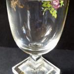 Glas mit Rosen, Sockel quadrat - Empire Glas mit Rosen, Sockel quadrat - Empire