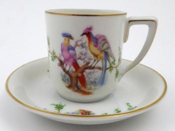 Tasse und Untertasse - Porzellan - 1910 Tasse und Untertasse - Porzellan - 1910