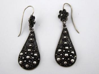 Silberohrringe, Tropfen, mit Granulation Silberohrringe, Tropfen, mit Granulation