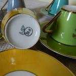 Tasse und Untertasse - weißes Porzellan - Slavkov Czechoslovakia - 1960 Tasse und Untertasse - weißes Porzellan - Slavkov Czechoslovakia - 1960