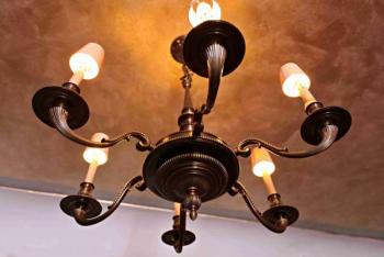 Sechsarmiger Kronleuchter - Bronze - 1980 Sechsarmiger Kronleuchter - Bronze - 1980