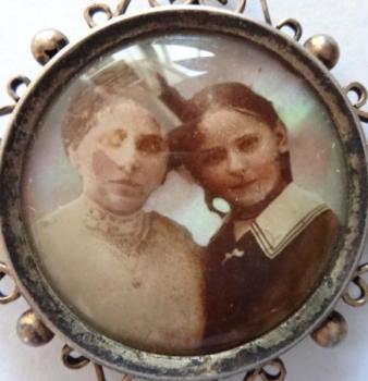 Rundes Silbermedaillon mit Fotos - Wien Rundes Silbermedaillon mit Fotos - Wien