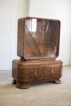 Vitrine - 1920 Vitrine - 1920