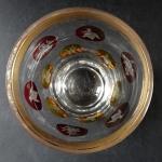 Pokal mit gelben und rubinroten Medaillons Pokal mit gelben und rubinroten Medaillons