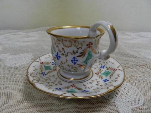 Tasse und Untertasse - Porzellan - 1930 Tasse und Untertasse - Porzellan - 1930