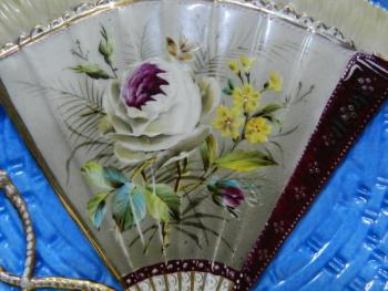 Dekorativer Teller - weißes Porzellan - 1850 Dekorativer Teller - weißes Porzellan - 1850