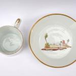 Tasse und Untertasse - bemaltes Porzellan - Niderviller, Francie - 1815 Tasse und Untertasse - bemaltes Porzellan - Niderviller, Francie - 1815