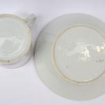 Tasse und Untertasse - bemaltes Porzellan - Niderviller, Francie - 1815 Tasse und Untertasse - bemaltes Porzellan - Niderviller, Francie - 1815