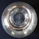 Glasvase mit geschliffenem Stern und silbernem Hal Glasvase mit geschliffenem Stern und silbernem Hal