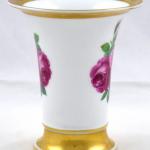 Meissener Vase mit gemalten Rosen Meissener Vase mit gemalten Rosen