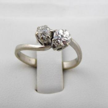 Weißgoldring mit zwei Diamanten 0,75 ct Weißgoldring mit zwei Diamanten 0,75 ct