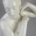 Porzellan Figur Frau - weißes Porzellan - Porcelánka Míšeò - Meissen - 1970 Porzellan Figur Frau - weißes Porzellan - Porcelánka Míšeò - Meissen - 1970