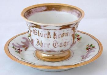 Tasse und Untertasse, Krone des Glücks für Ihre Ta Tasse und Untertasse, Krone des Glücks für Ihre Ta