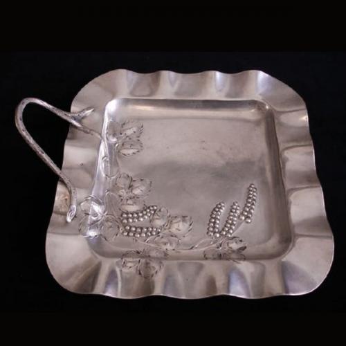 Silbernes Tablett - Silber - znaèka výrobce SH - 1900 Silbernes Tablett - Silber - znaèka výrobce SH - 1900