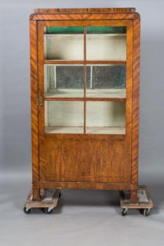 Vitrine - 1830 Vitrine - 1830