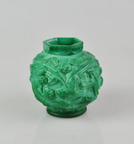 Vase - Pressglas, Malachit - manufactured Curt Schlevogt, design Artur Plewa - 1935 Vase - Pressglas, Malachit - manufactured Curt Schlevogt, design Artur Plewa - 1935