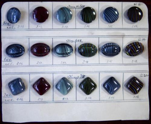 Böhmisches Glasknöpfe Musterkarte Böhmisches Glasknöpfe Musterkarte