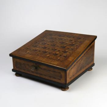 Holzbox - massive Eiche, Nussbaumfurnier - 1810 Holzbox - massive Eiche, Nussbaumfurnier - 1810