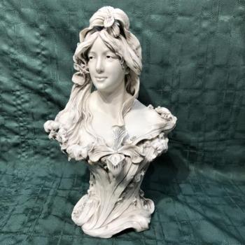 Porzellan Figur Mädchen - Royal Dux - 1900 Porzellan Figur Mädchen - Royal Dux - 1900
