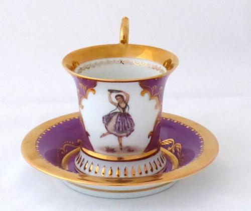 Tasse und Untertasse mit Miniatur der Ballerina Fa Tasse und Untertasse mit Miniatur der Ballerina Fa