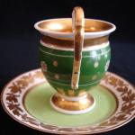 Tasse und Untertasse - weißes Porzellan - 1850 Tasse und Untertasse - weißes Porzellan - 1850