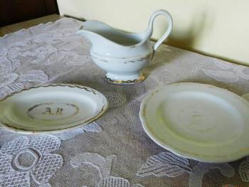 Porzellanservice - weißes Porzellan - 1830 Porzellanservice - weißes Porzellan - 1830