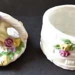 Die Dose, Korb, mit Rosen und Statuette Die Dose, Korb, mit Rosen und Statuette