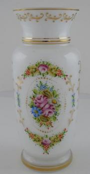 Vase aus klarem, milchigem und gemaltem Glas Vase aus klarem, milchigem und gemaltem Glas