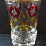 Pokal mit gelben und rubinroten Medaillons Pokal mit gelben und rubinroten Medaillons